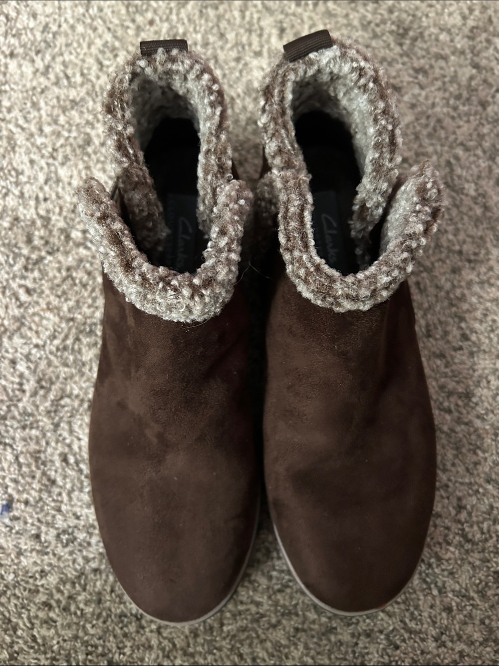 Clarks Cloudsteppers Brown Suede-Look Ankle Booties with Knit Collar. Size 9.5